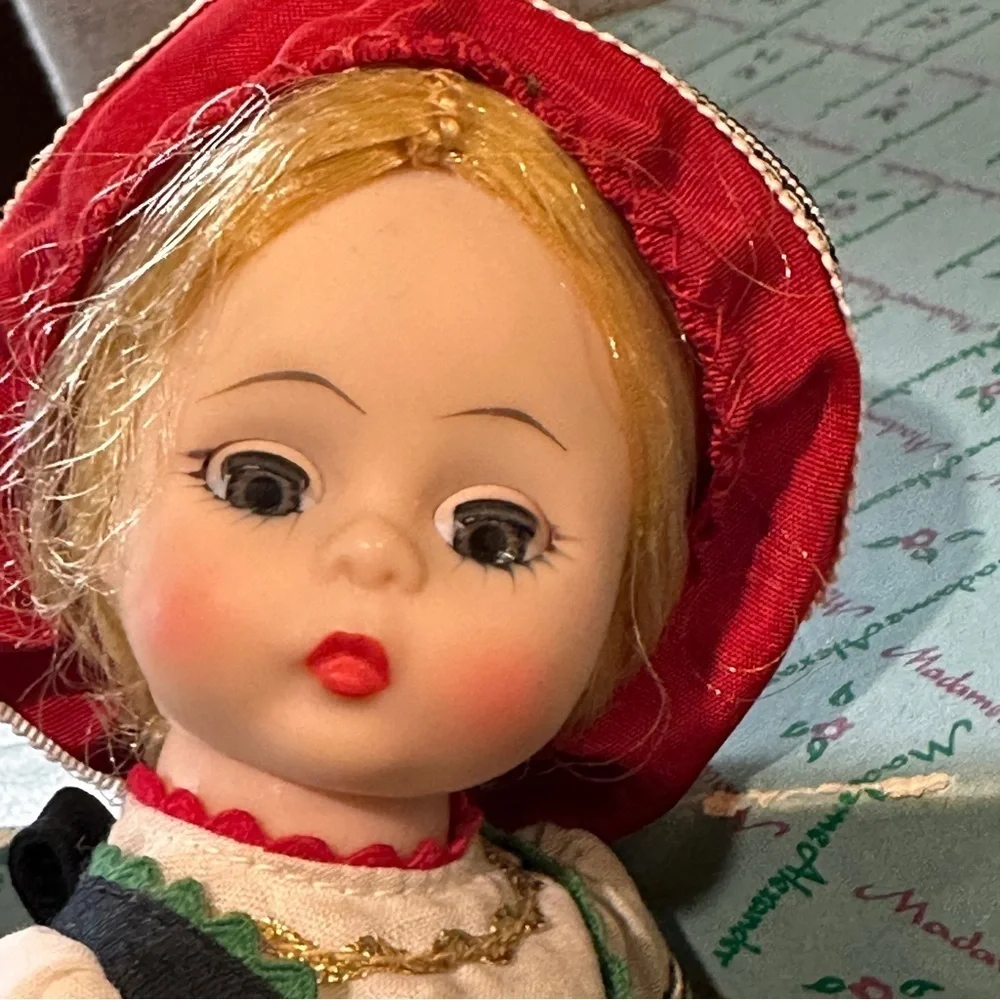 Madame Alexander Vintage Doll Finland 761 with box